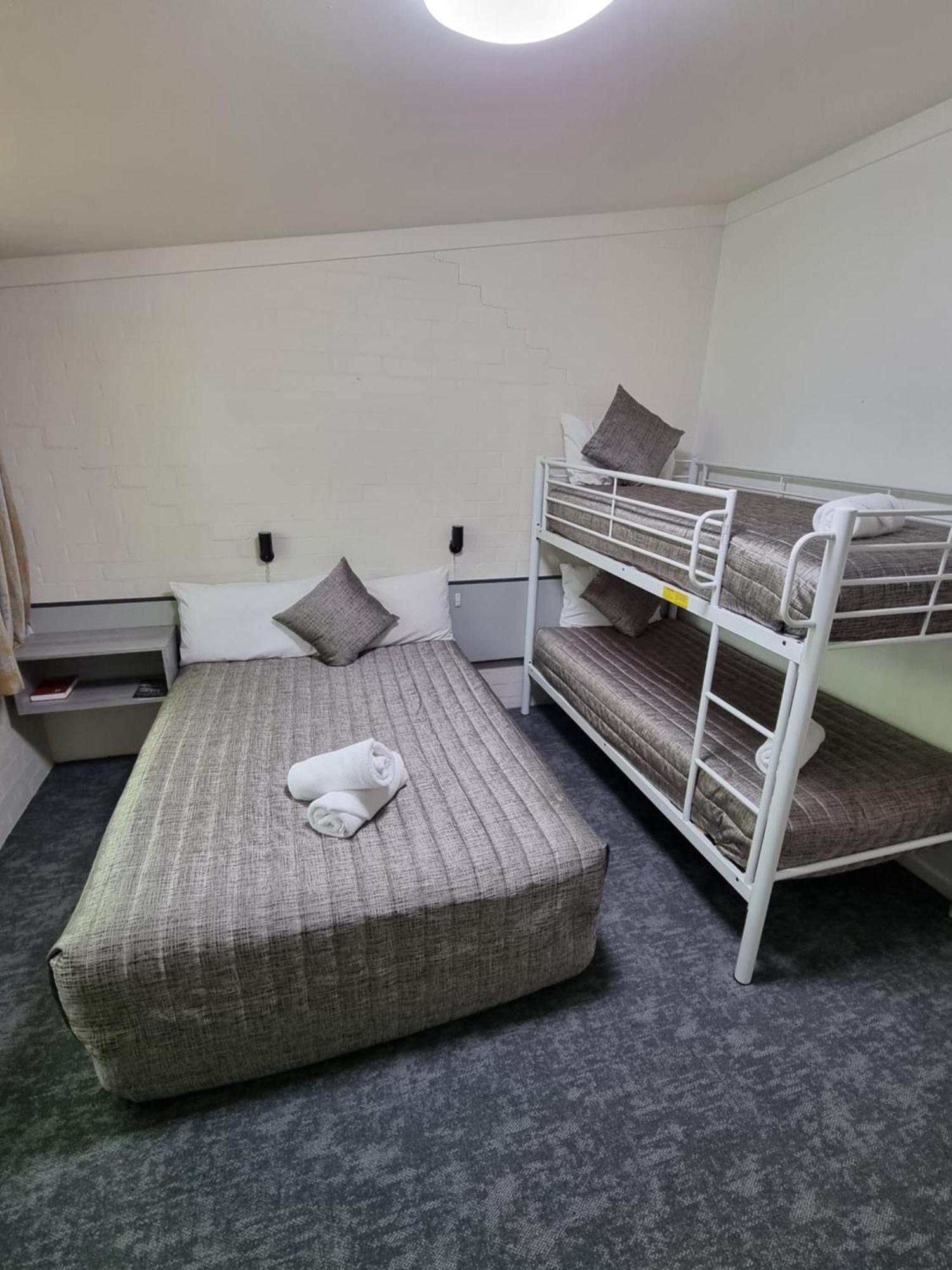 Y Motels Yarraman Εξωτερικό φωτογραφία